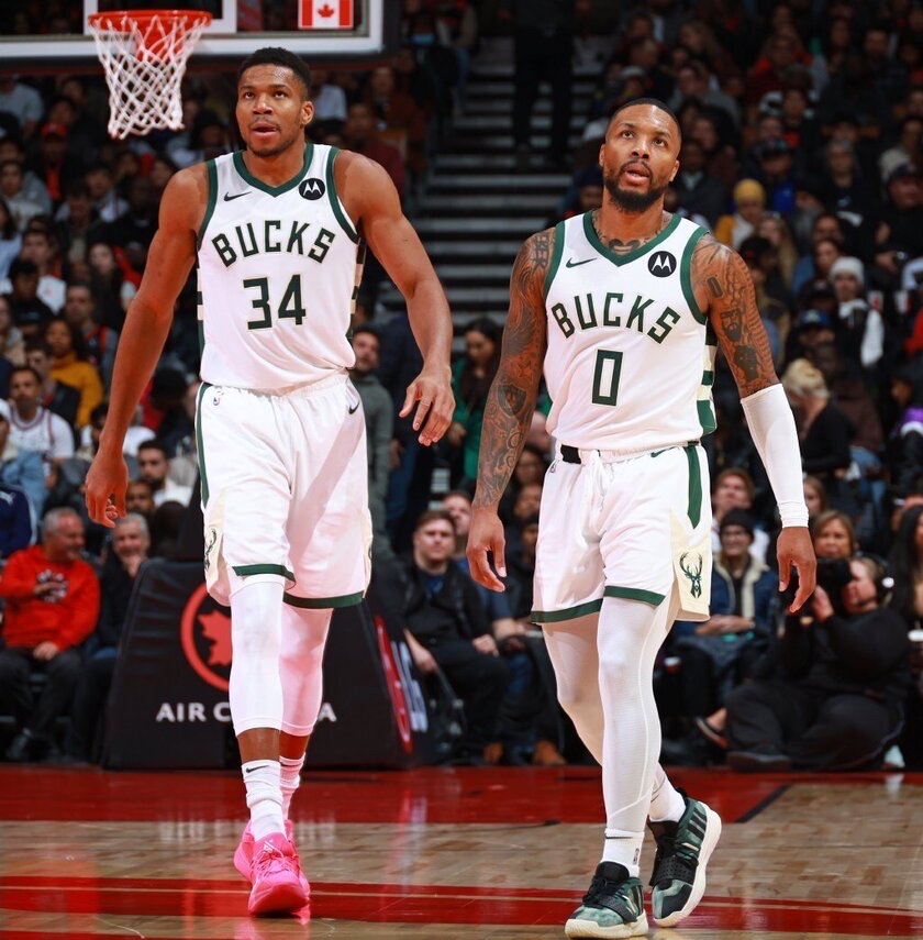 关于赛后密尔沃基雄鹿调整名单以备NBA季后赛，临场应变环节打磨，话题不断，临场指挥获称赞的信息